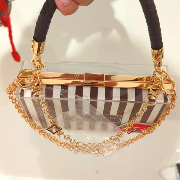Henri Bendel Paper Shopping BAG UPCYCLED Novelty Clutch